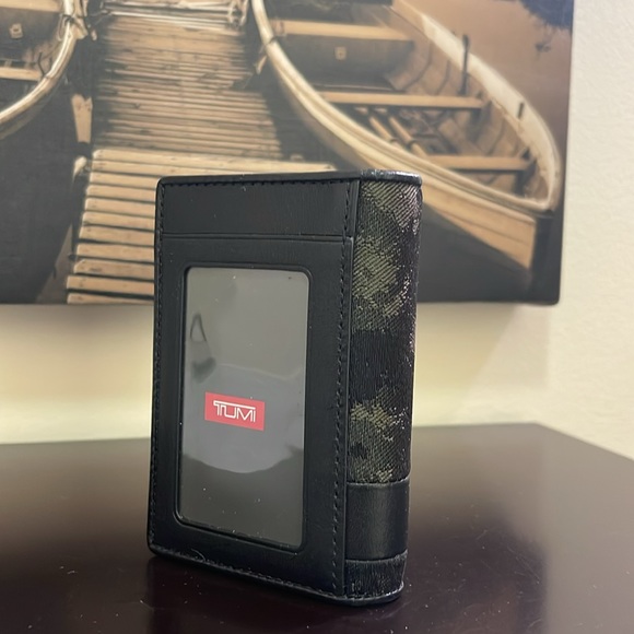 Tumi Alpha SLG Multi Window Folding Card Case - Picture 2 of 6